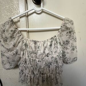Misguided: Smocked Puff Sleeve Floral Blouse